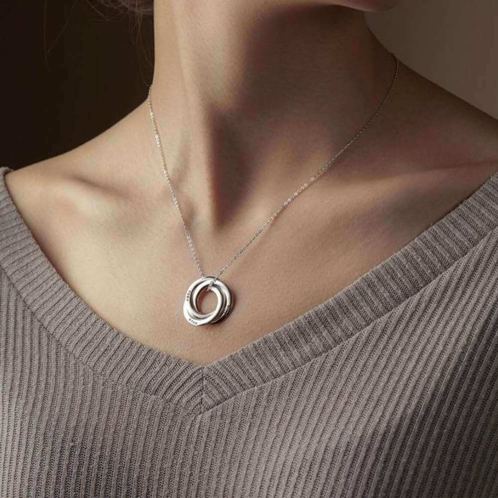 Clover Linked Circle Necklace - Linked Circle Necklace